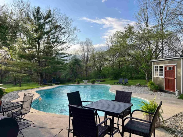 $597,900 | 12103 Ernst Road, Roanoke, IN 46783