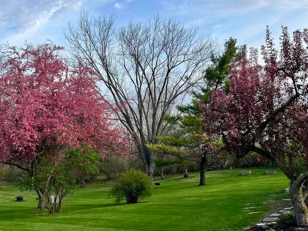 $597,900 | 12103 Ernst Road, Roanoke, IN 46783