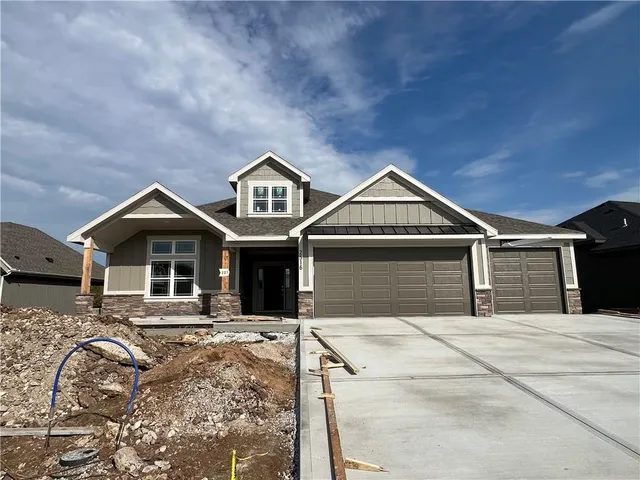 $992,900 | 2516 West 179th Street, Overland Park, KS 66085