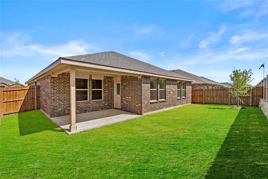 529 Marsh Street Cleburne, TX 76033 - Photo 5 of 29