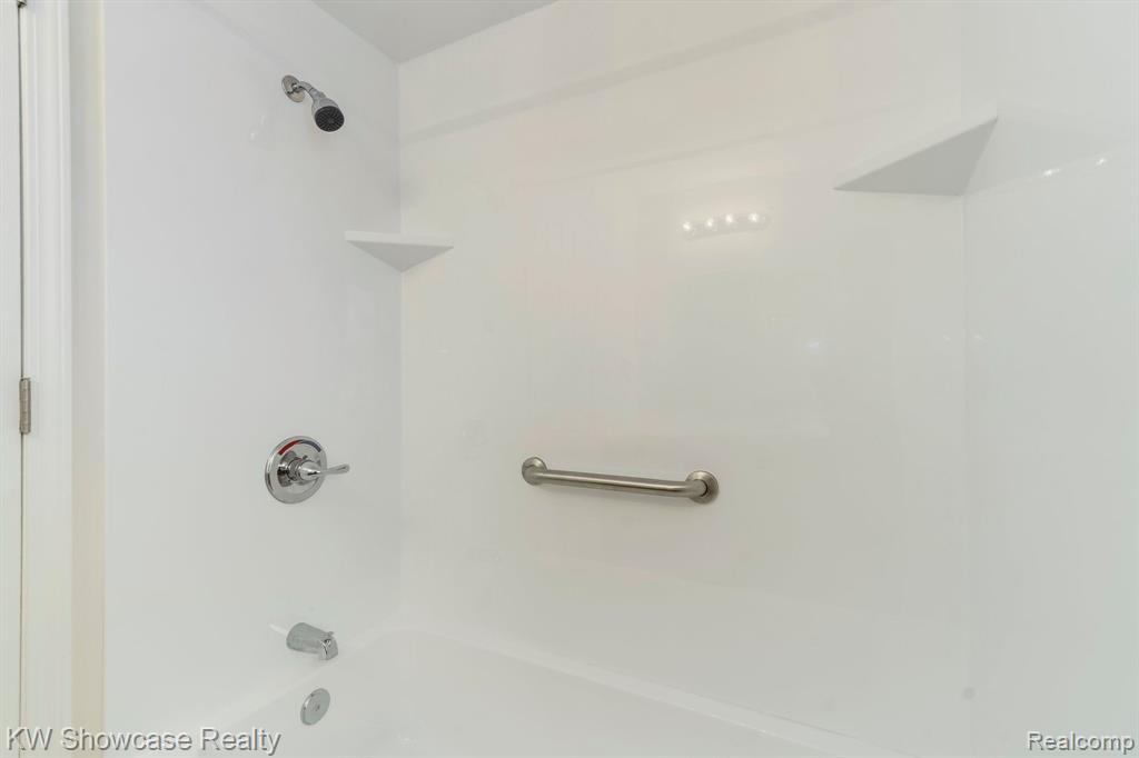 1141 Marquette Court Rochester Hills, MI 48307 - Photo 17 of 34