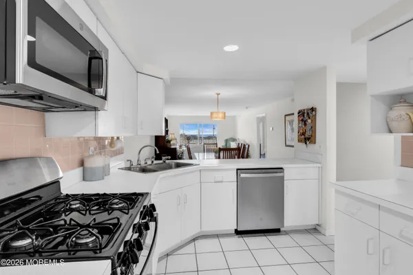 $635,000 | 422 Ocean Boulevard North, Unit 2D, Long Branch, NJ 07740