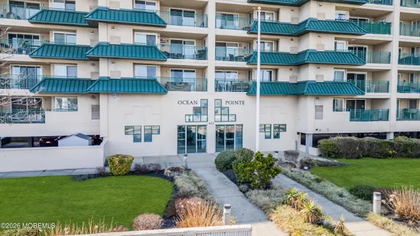 $635,000 | 422 Ocean Boulevard North, Unit 2D, Long Branch, NJ 07740