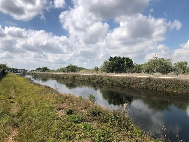 $900,000 | 19550 Southwest 207th Avenue, Miami, FL 33187