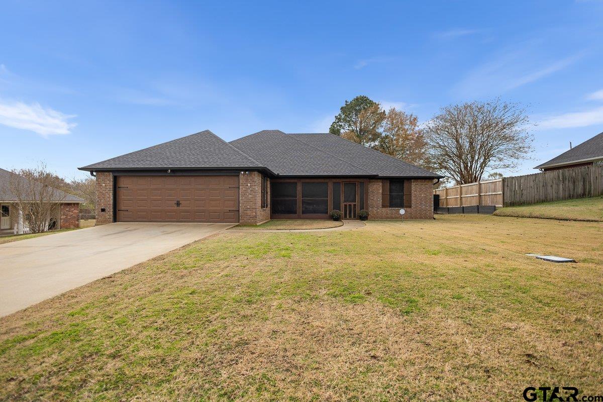 202 Spring Valley Queen City, TX 75572 - Photo 2 of 35
