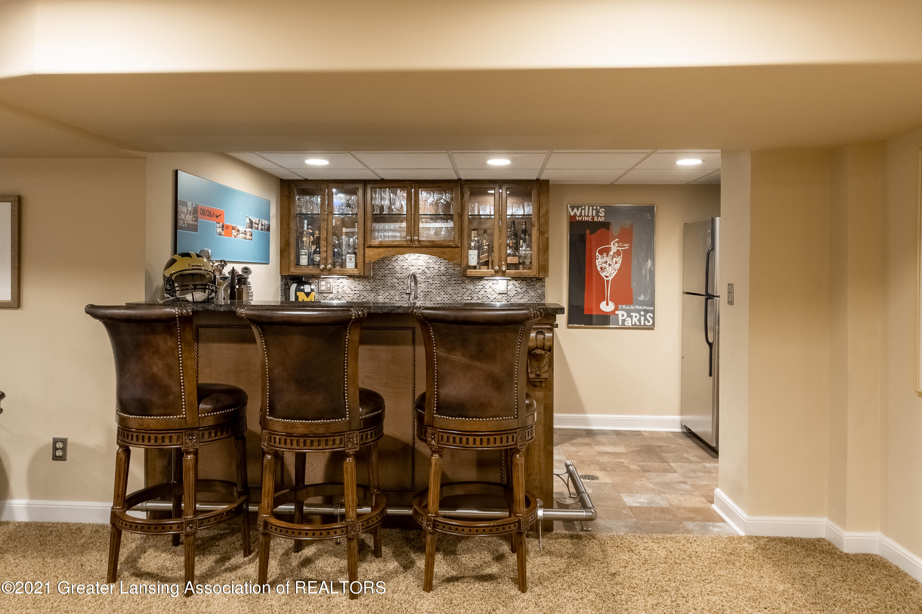 627 North Harrison Road East Lansing, MI 48823 - Photo 72 of 94 Custom wet bar