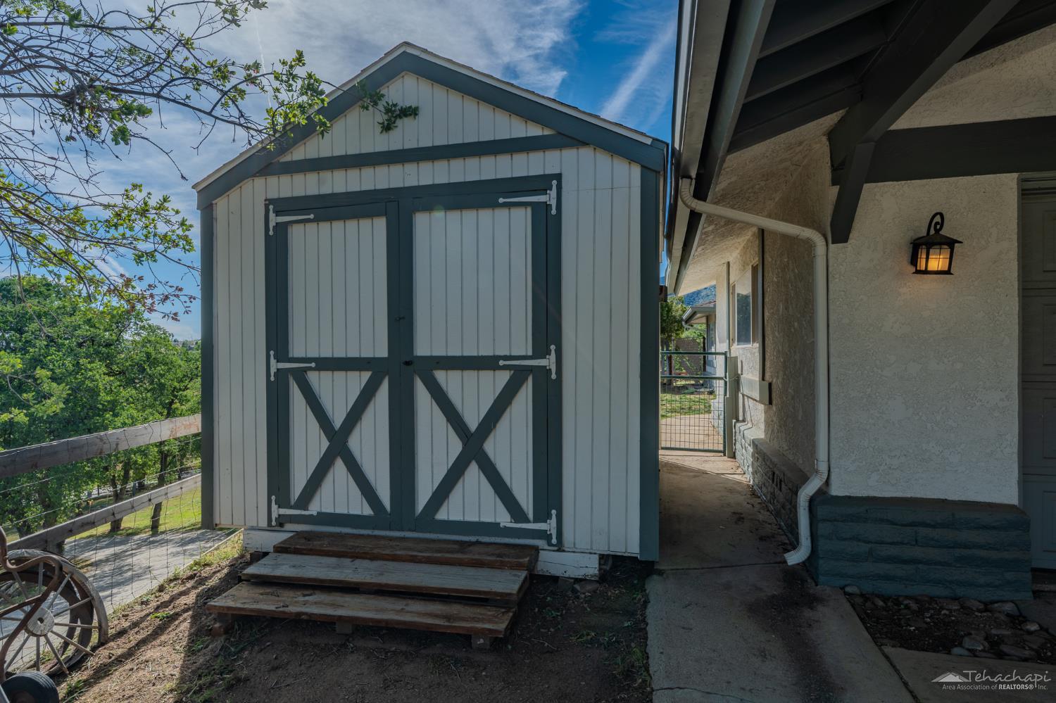 20381 Old Town Road Tehachapi, CA 93561 - Photo 37 of 55 Gallery Image 37