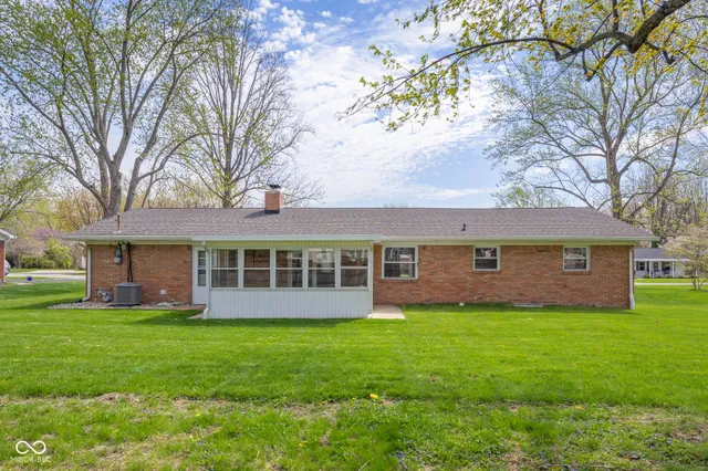 $2,250 | 3390 Carolina Street, Columbus, IN 47203