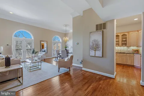 $1,100,000 | 2344 South Queen Street, Arlington, VA 22202