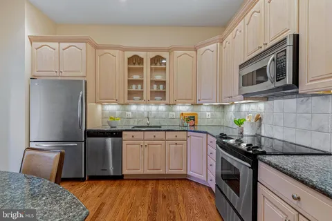 $1,100,000 | 2344 South Queen Street, Arlington, VA 22202