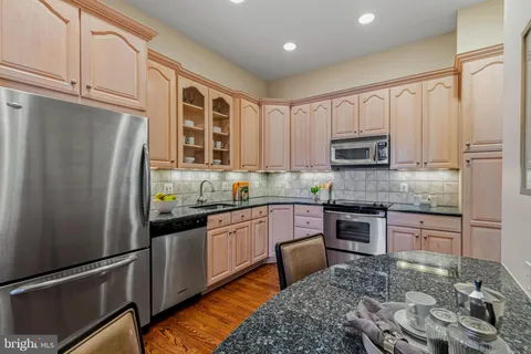 $1,100,000 | 2344 South Queen Street, Arlington, VA 22202