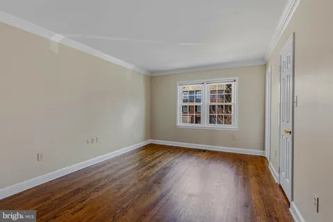 $1,100,000 | 2344 South Queen Street, Arlington, VA 22202