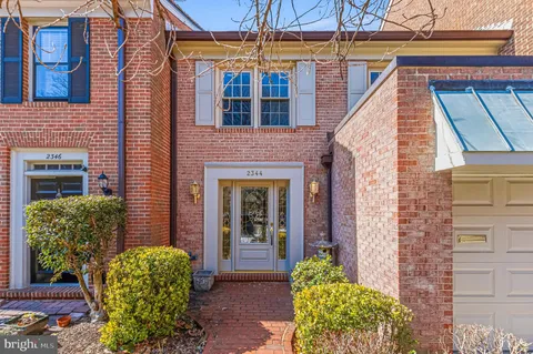 $1,100,000 | 2344 South Queen Street, Arlington, VA 22202