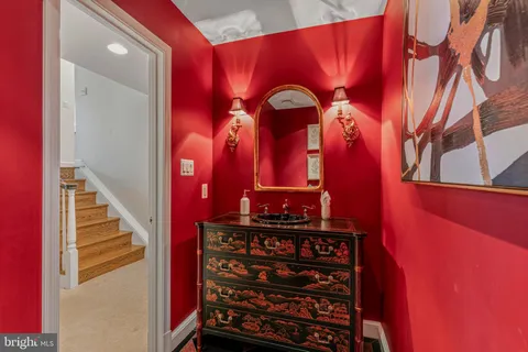 $1,100,000 | 2344 South Queen Street, Arlington, VA 22202