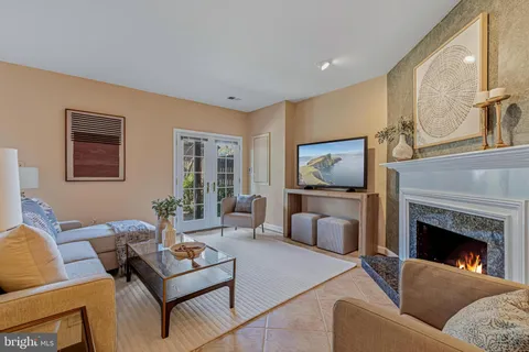 $1,100,000 | 2344 South Queen Street, Arlington, VA 22202