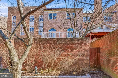 $1,100,000 | 2344 South Queen Street, Arlington, VA 22202