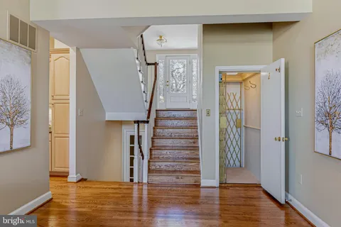 $1,100,000 | 2344 South Queen Street, Arlington, VA 22202