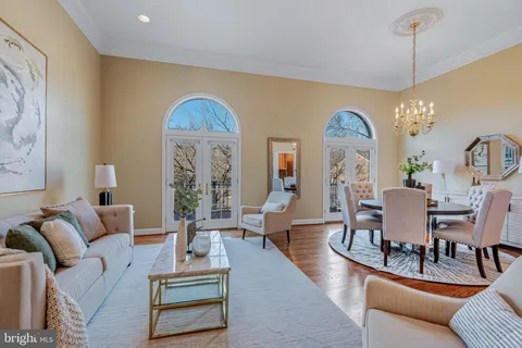 $1,100,000 | 2344 South Queen Street, Arlington, VA 22202