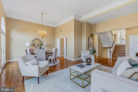$1,100,000 | 2344 South Queen Street, Arlington, VA 22202