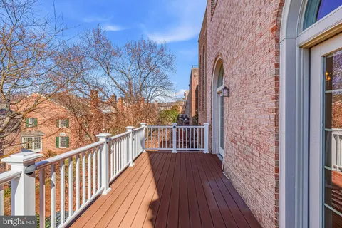 $1,100,000 | 2344 South Queen Street, Arlington, VA 22202