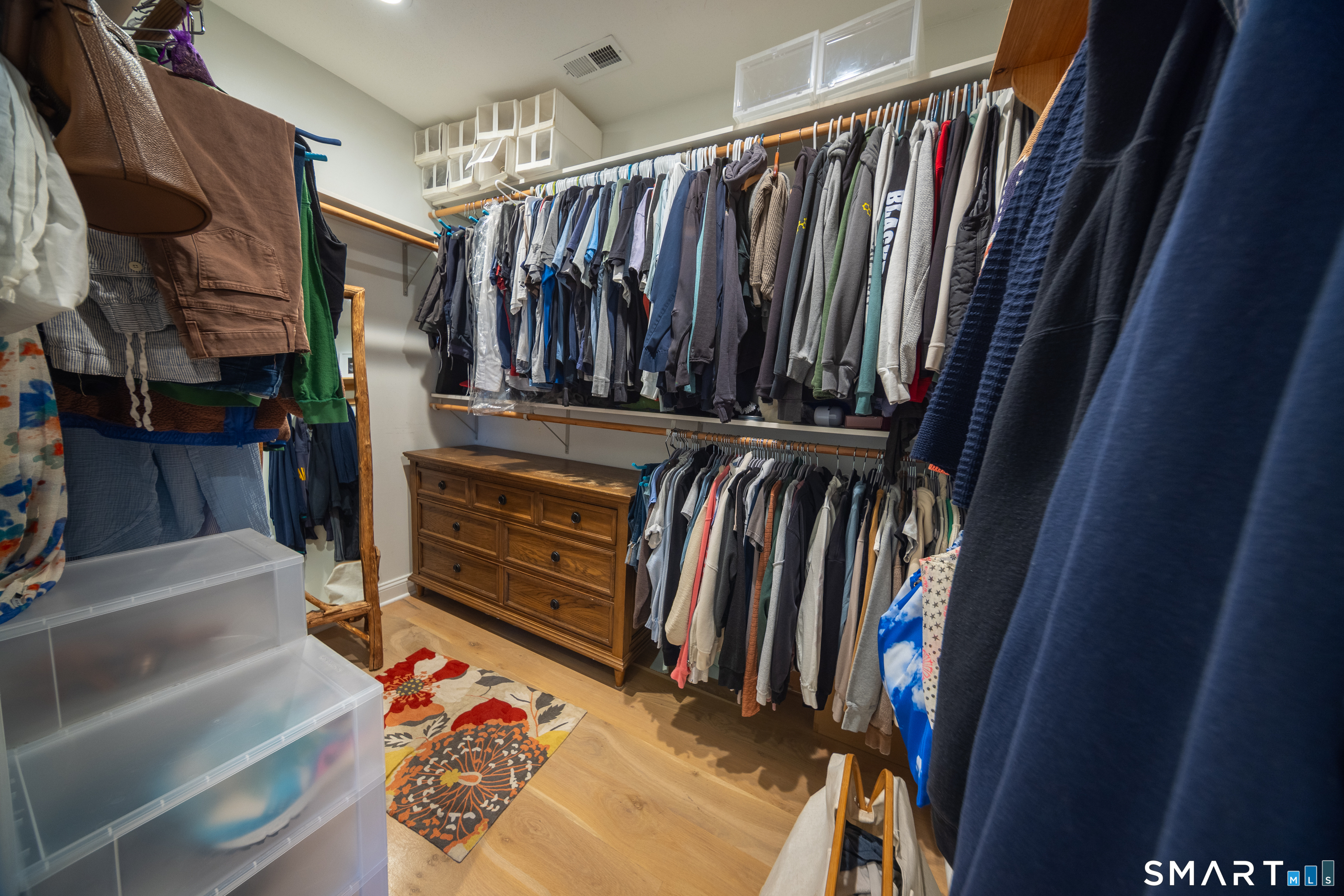 18 Waverly Road Branford, CT 06405 - Photo 20 of 40 Primary BR Suite