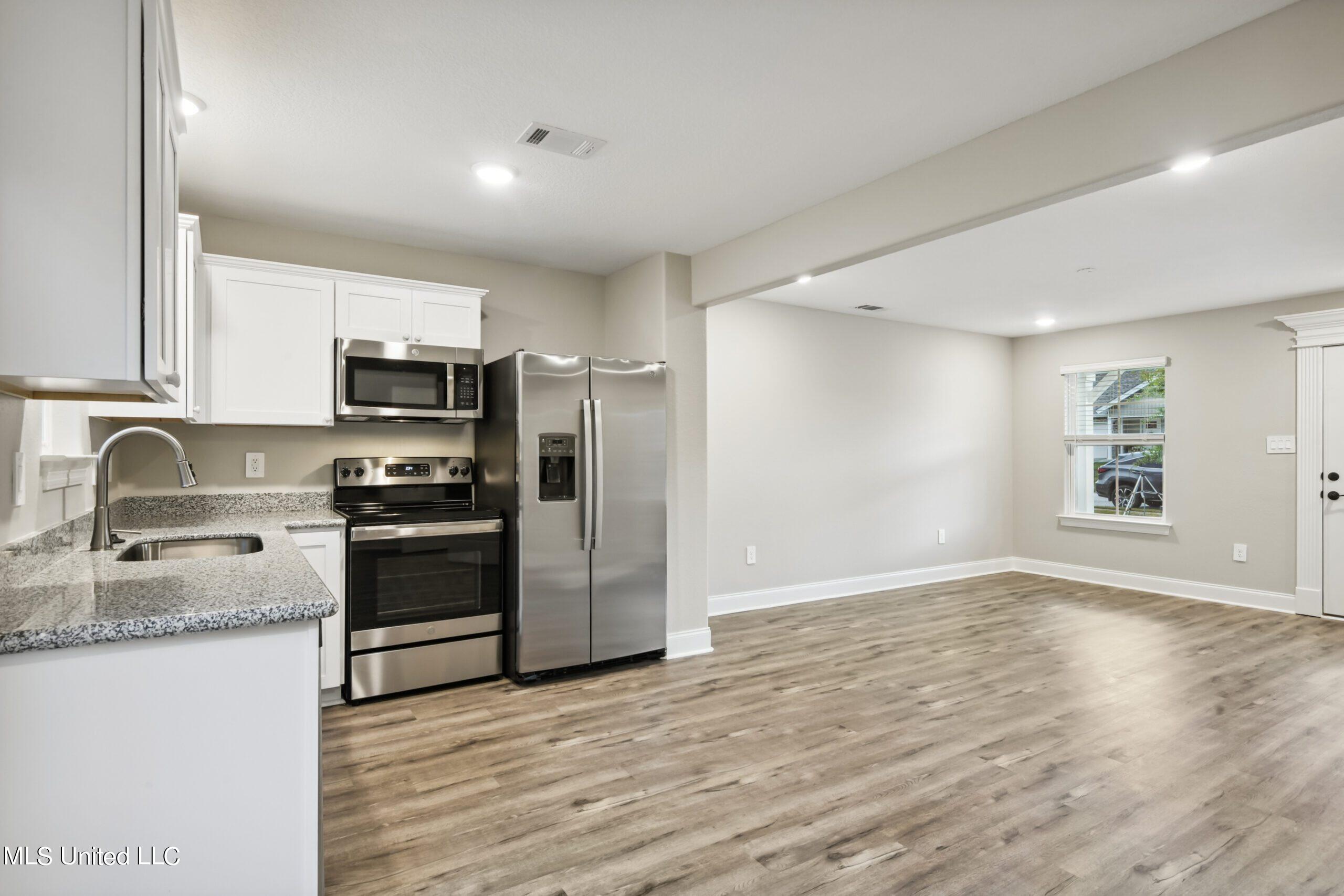931 Motsie Road, Unit 6 Biloxi, MS 39532 - Photo 5 of 13 0008-008-scaled