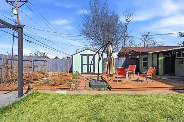 a view of a back yard of the house