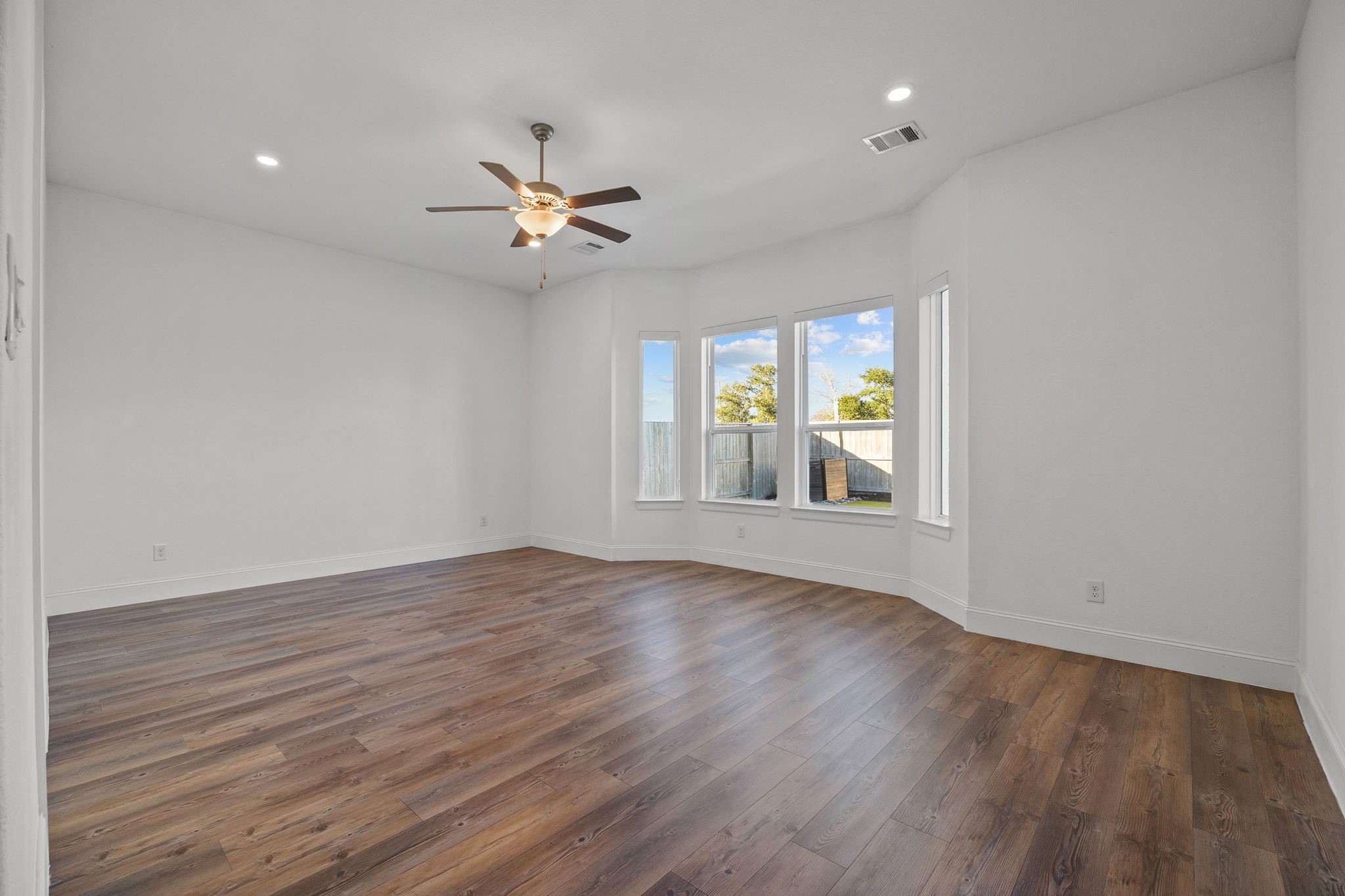 4611 Bernard Drive Manvel, TX 77583 - Photo 17 of 50 Primary Bedroom