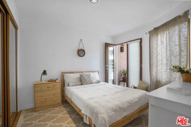 $1,299,888 | 2454 4th Street, Unit 5, Santa Monica, CA 90405