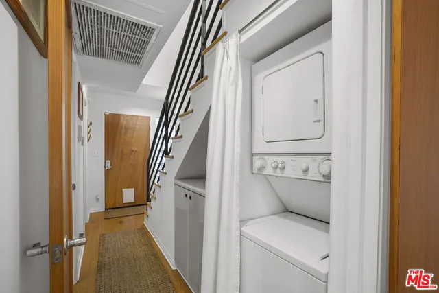 $1,299,888 | 2454 4th Street, Unit 5, Santa Monica, CA 90405