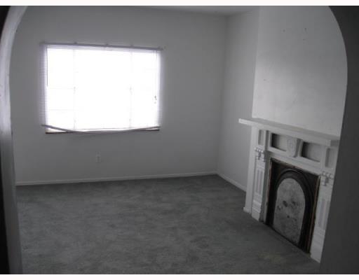 1915 Mt Troy Road Pittsburgh, PA 15212 - Photo 3 of 9 Living Room.