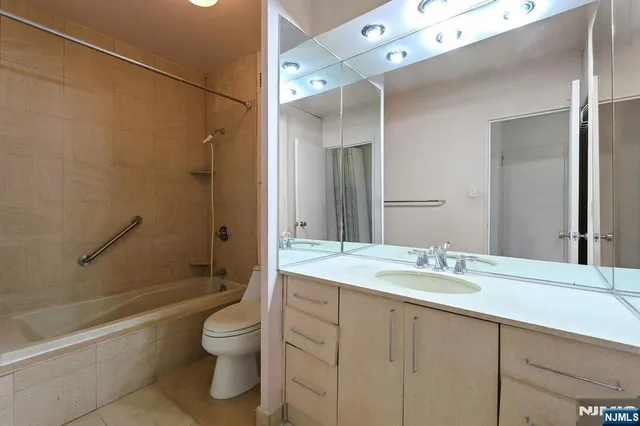 $158,000 | 5 Horizon Road, Unit 503, Fort Lee, NJ 07024