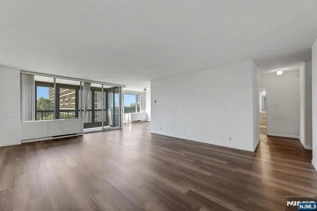 $158,000 | 5 Horizon Road, Unit 503, Fort Lee, NJ 07024