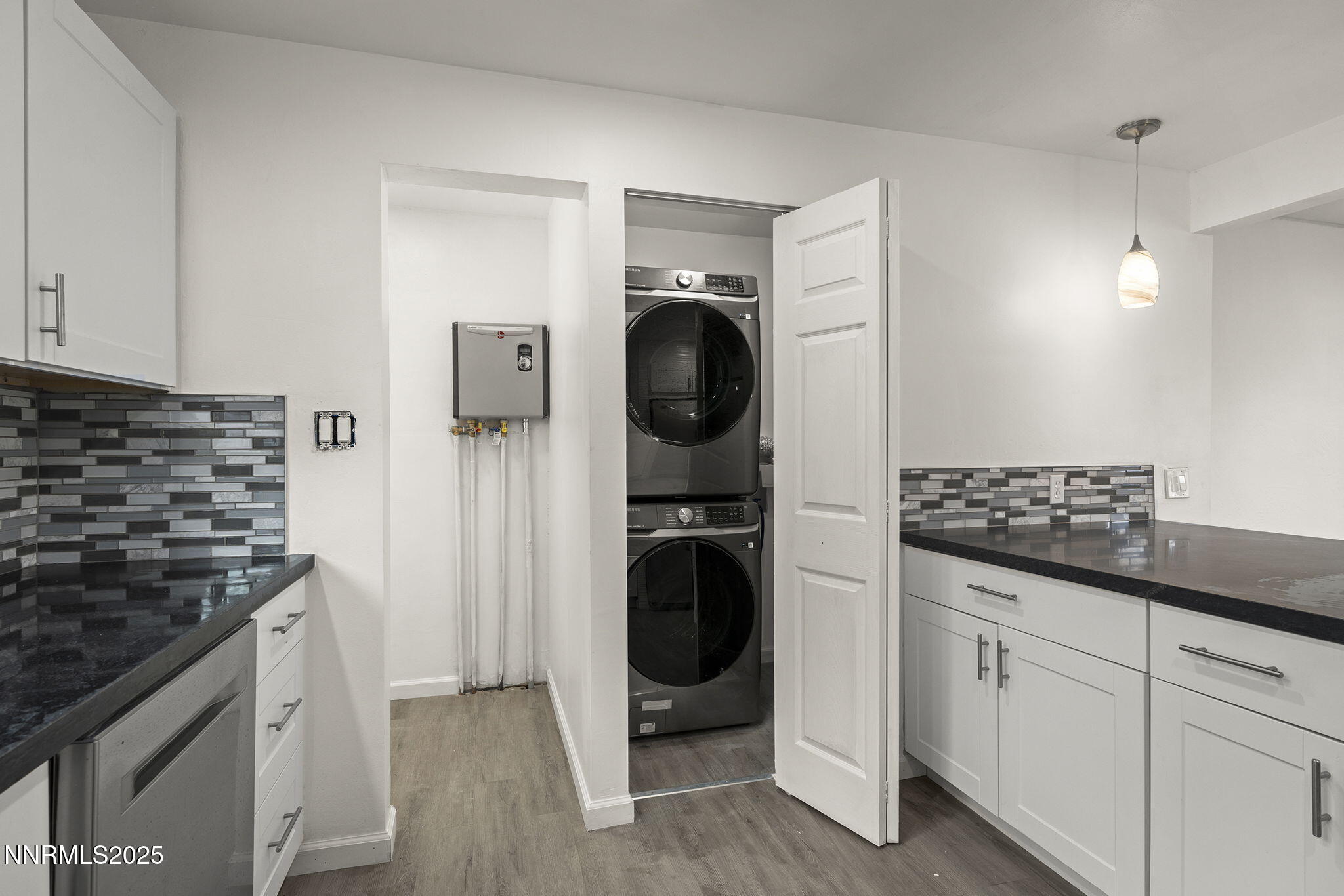 1085 Memory Lane Reno, NV 89509 - Photo 13 of 21 a kitchen with a refrigerator and a stove