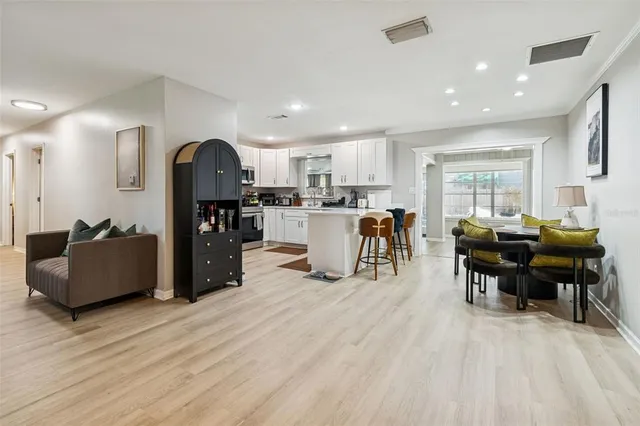 $6,750 | 2302 South Arrawana Avenue, Tampa, FL 33629