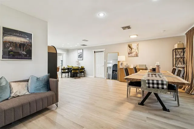 $6,750 | 2302 South Arrawana Avenue, Tampa, FL 33629