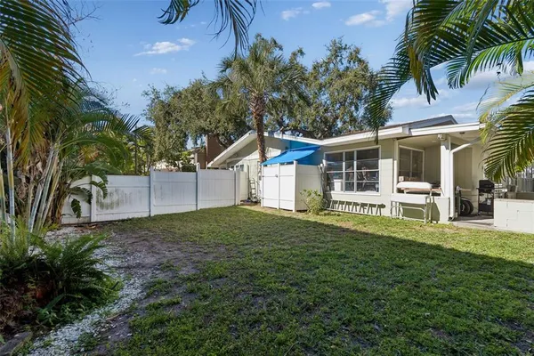 $6,750 | 2302 South Arrawana Avenue, Tampa, FL 33629