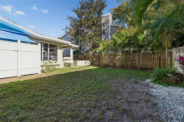 $6,750 | 2302 South Arrawana Avenue, Tampa, FL 33629