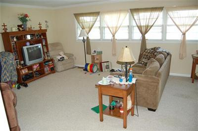 1618 Raleigh Road Lexington, KY 40505 - Photo 3 of 29 One end of great room makes a spacious l