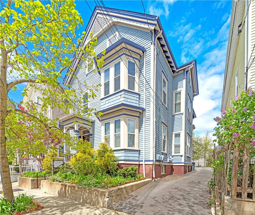 107 Ring Street Providence, RI 02909 - Photo 3 of 12