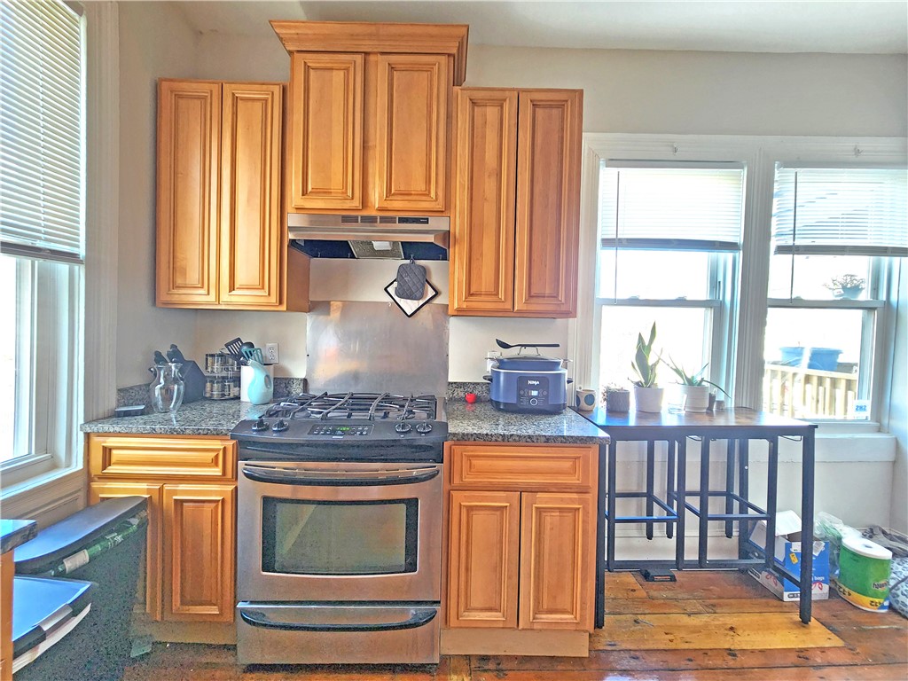 107 Ring Street Providence, RI 02909 - Photo 7 of 12