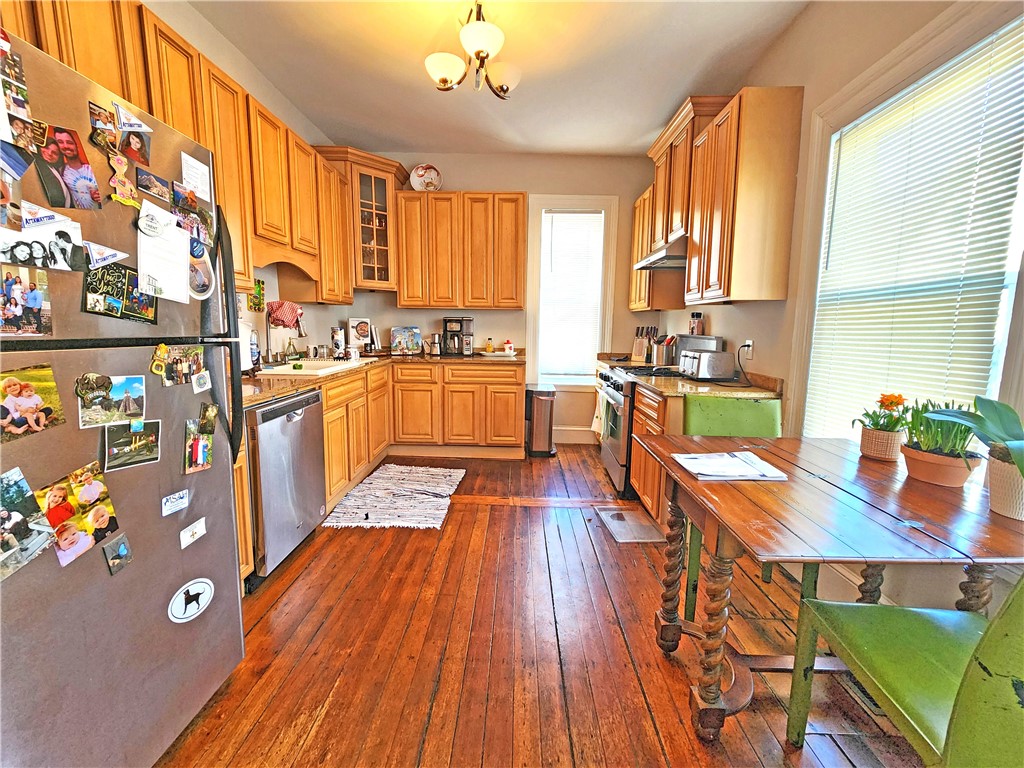 107 Ring Street Providence, RI 02909 - Photo 8 of 12