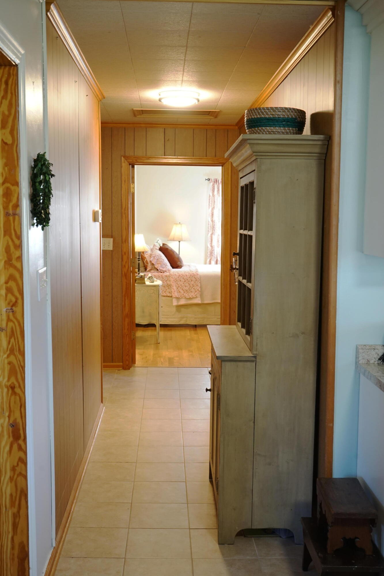 5752 Littleton Road Roanoke, VA 24012 - Photo 17 of 35 Hallway toward Bedrooms & Bath