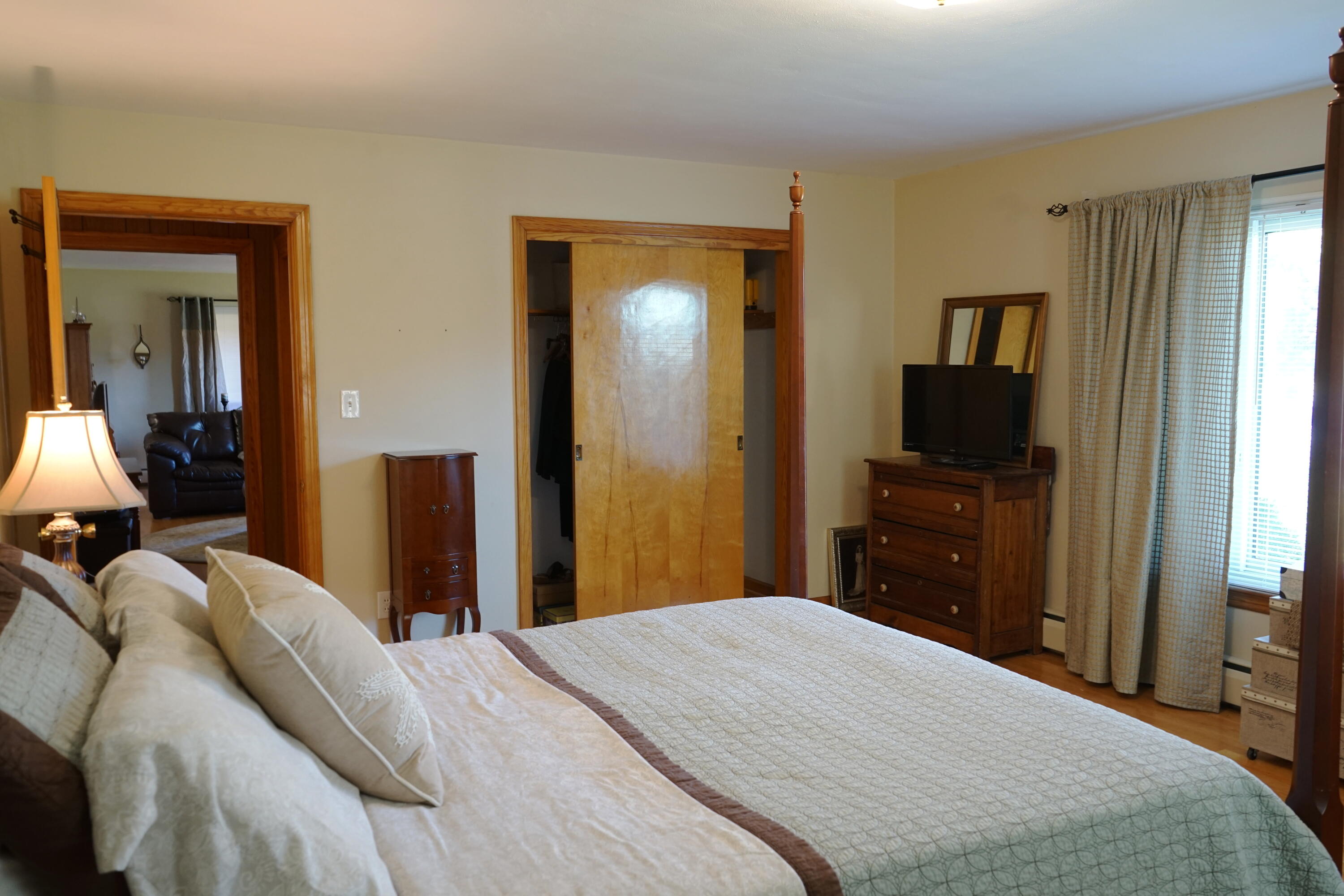 5752 Littleton Road Roanoke, VA 24012 - Photo 28 of 35 Oversized Closet