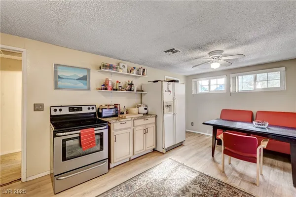 $1,400 | 1914 Ottawa Drive, Las Vegas, NV 89169