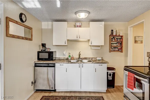 $1,400 | 1914 Ottawa Drive, Las Vegas, NV 89169