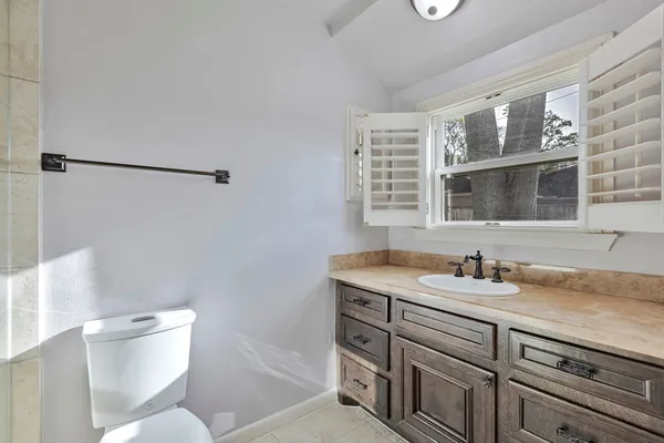 $645,000 | 1328 Bingle Road, Houston, TX 77055