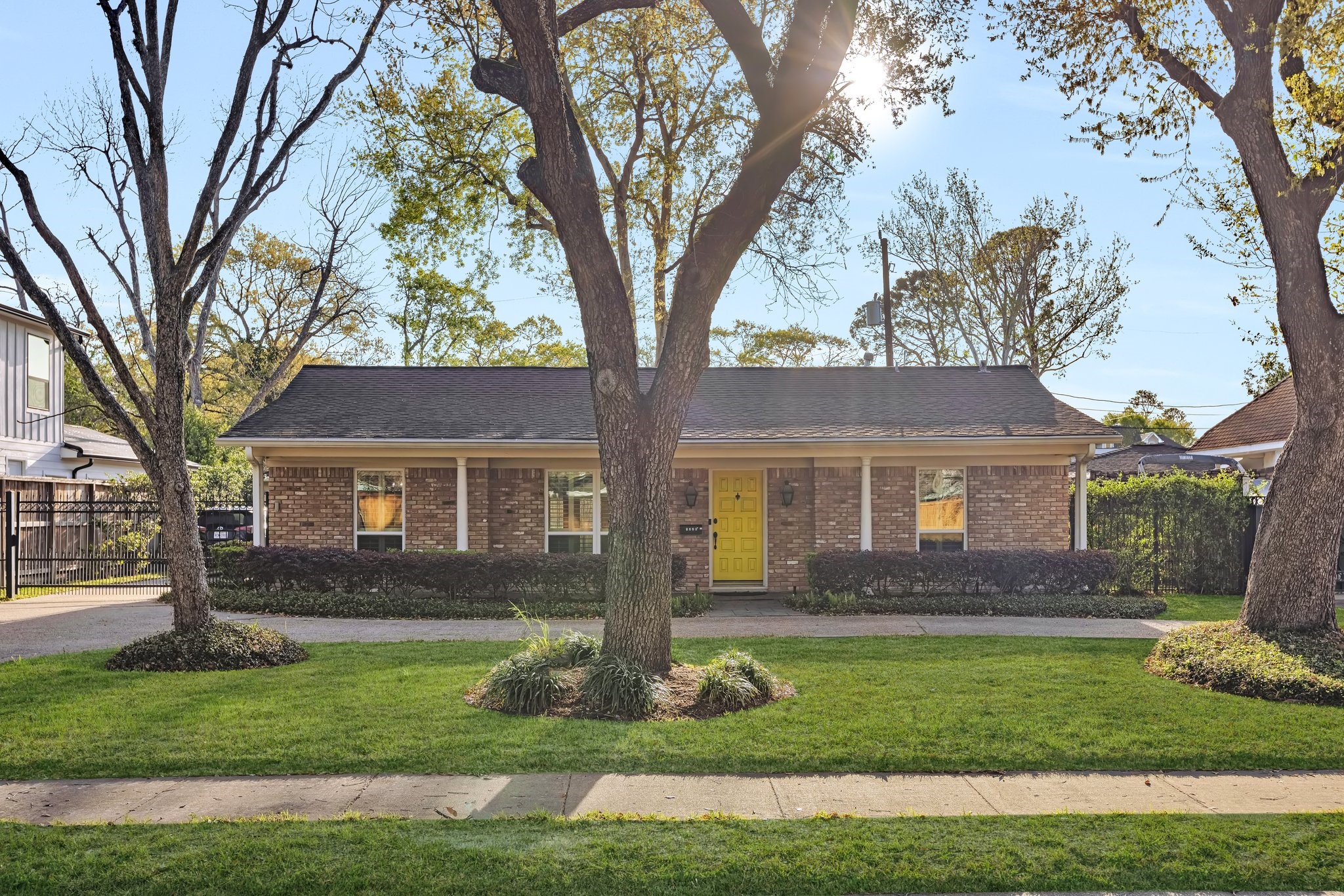 1328 Bingle Road Houston, TX 77055 - Photo 2 of 29