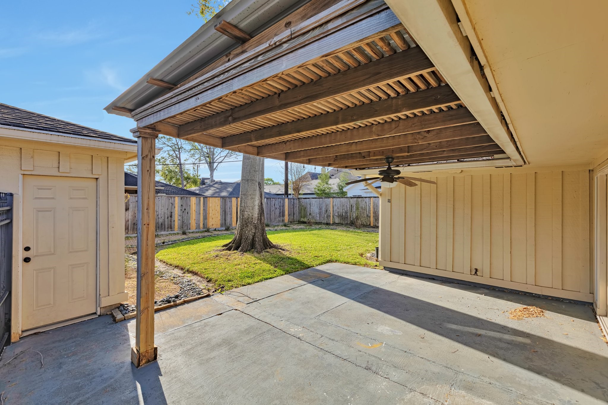 1328 Bingle Road Houston, TX 77055 - Photo 25 of 29