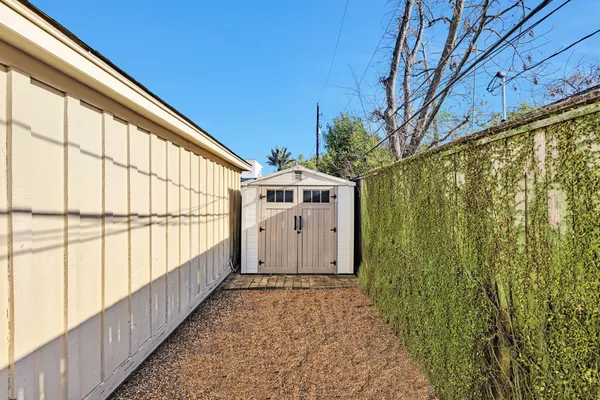 $645,000 | 1328 Bingle Road, Houston, TX 77055